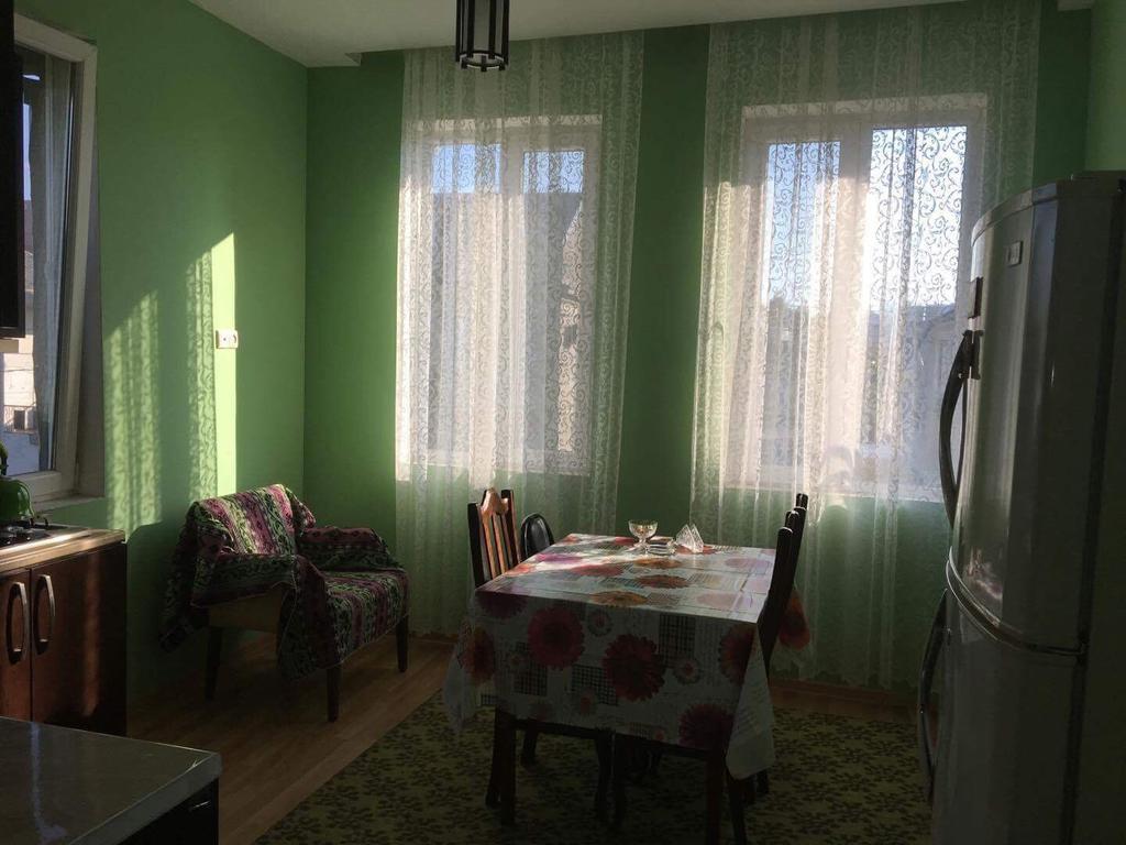 Homestay Izolda Батуми Экстерьер фото